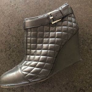 Super cute wedge ankle boot